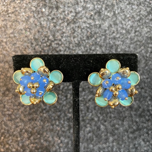 Liz Claiborne Shades of Blue Flower Clip On - Picture 1 of 7